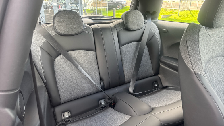 MINI Hatchback 135kW Cooper S Level 2 33kWh 3dr Auto Electric Hatchback